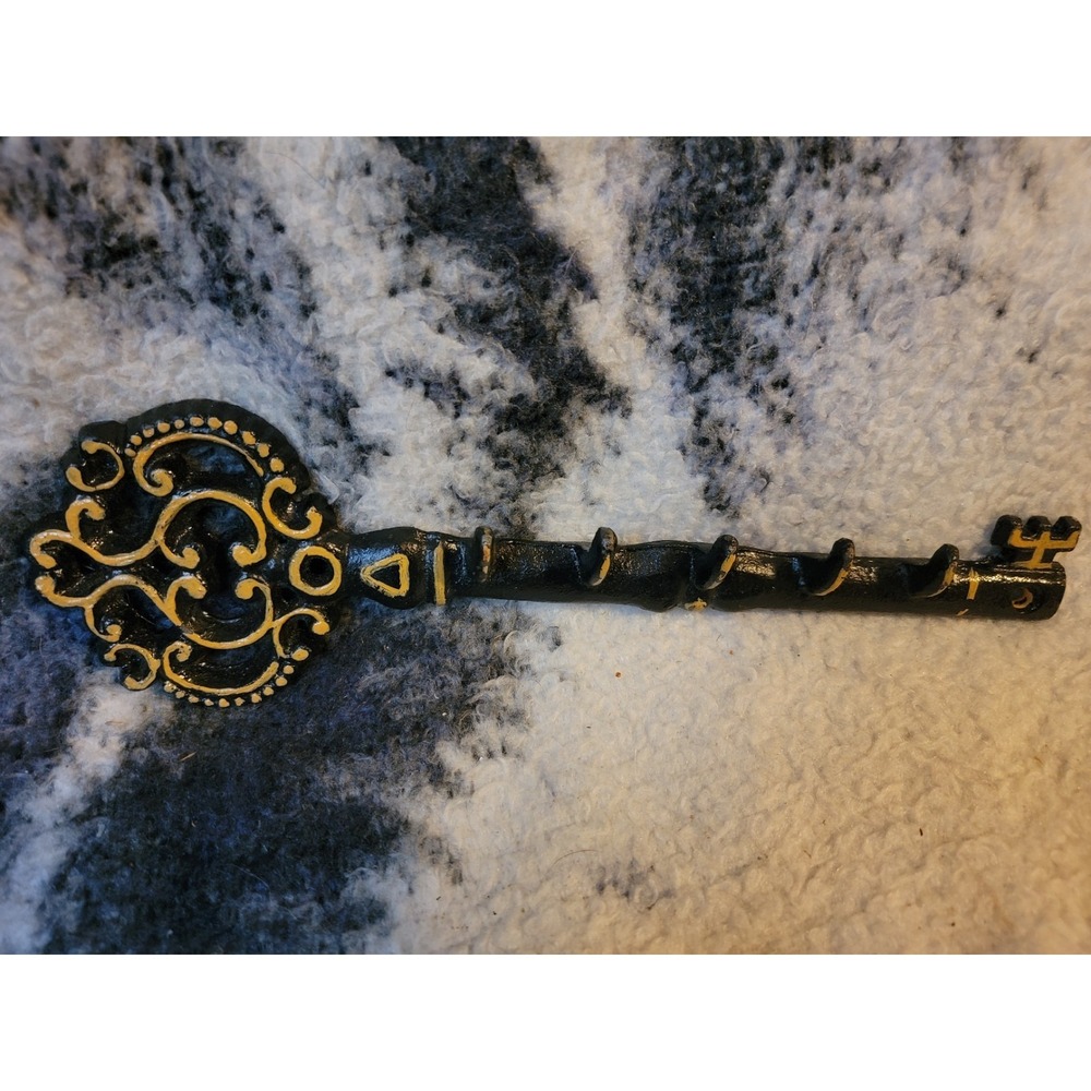 Cast Iron Skeleton Key Wall Hook Rack Vintage Style Black & Gold 5 Hooks‎